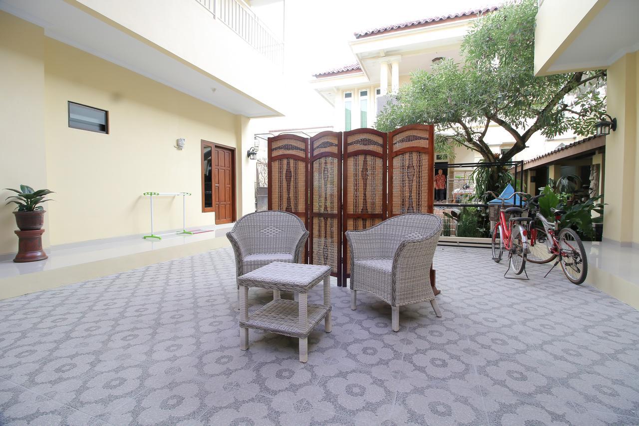 Reddoorz Plus Near Stie Ykpn Maguwo Экстерьер фото